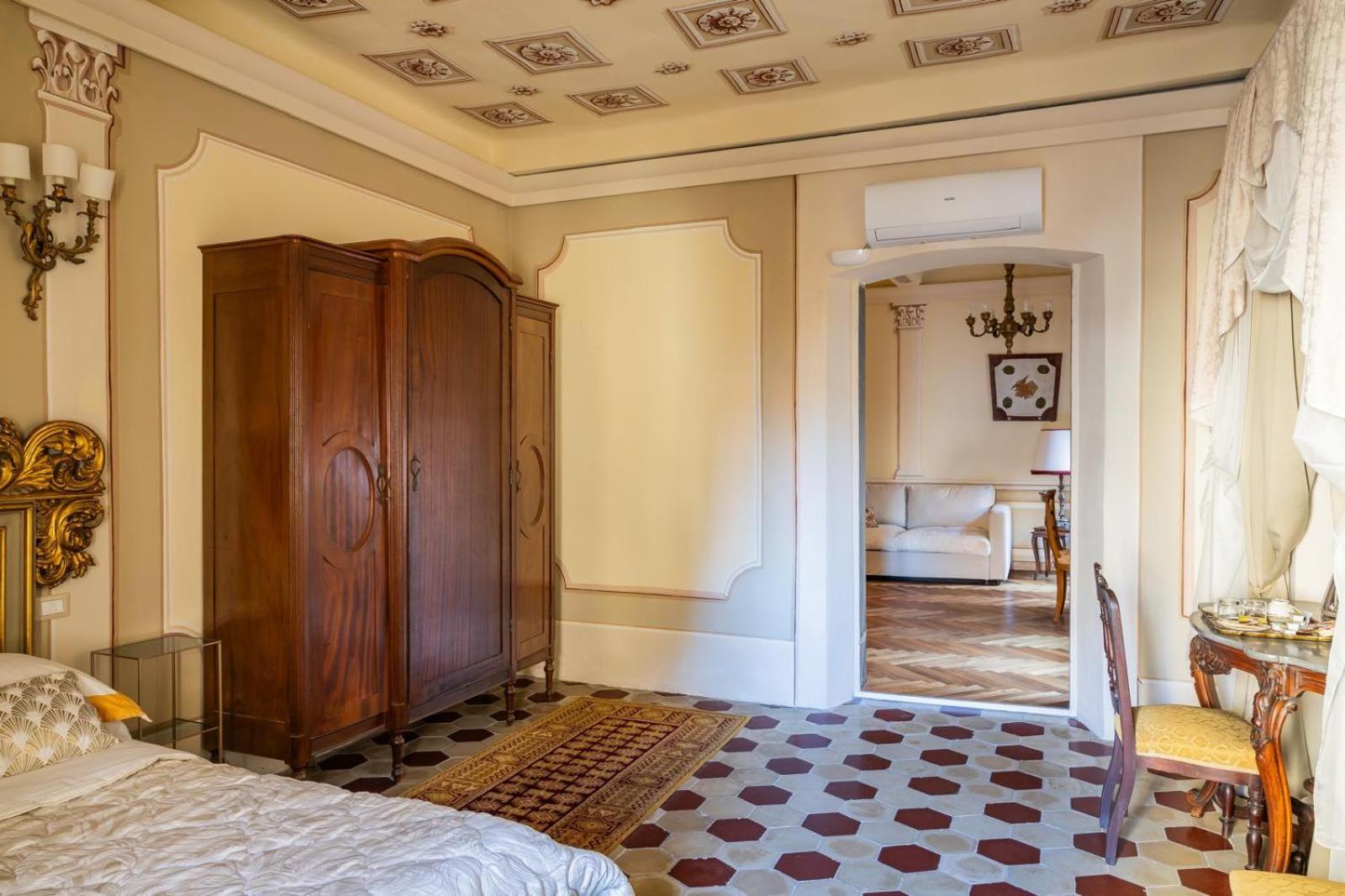 Palazzo Lari Sarzana Hotel Exterior photo